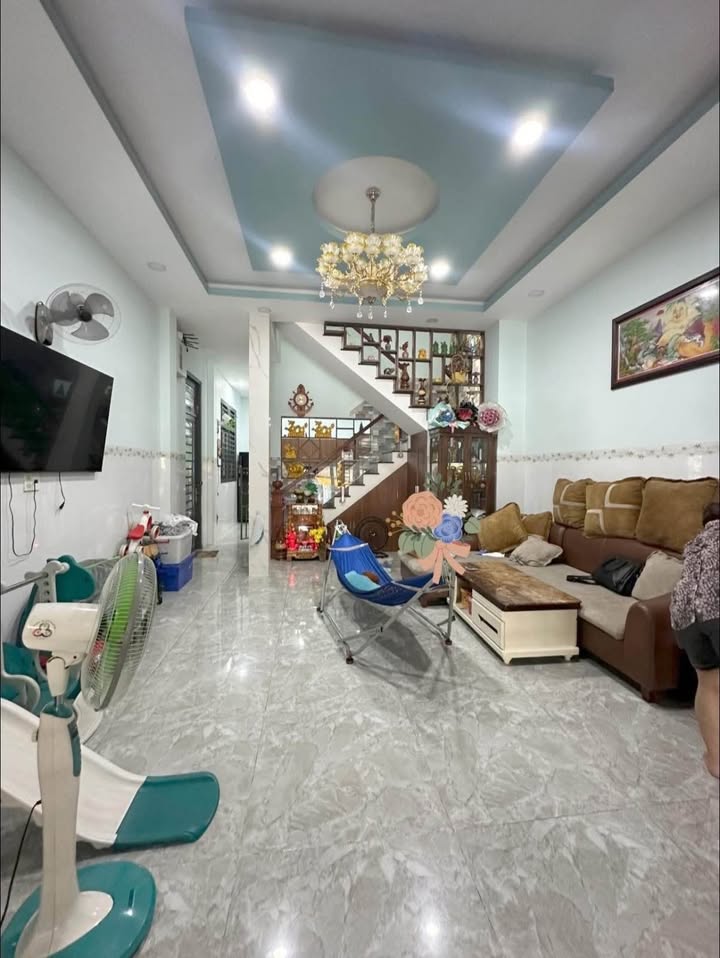 Mặt tiền kinh doanh cực đẹp tại Quốc lộ 13, Thủ Đức - 240m² giá 25 tỷ - Thu nhập 35 triệu/tháng