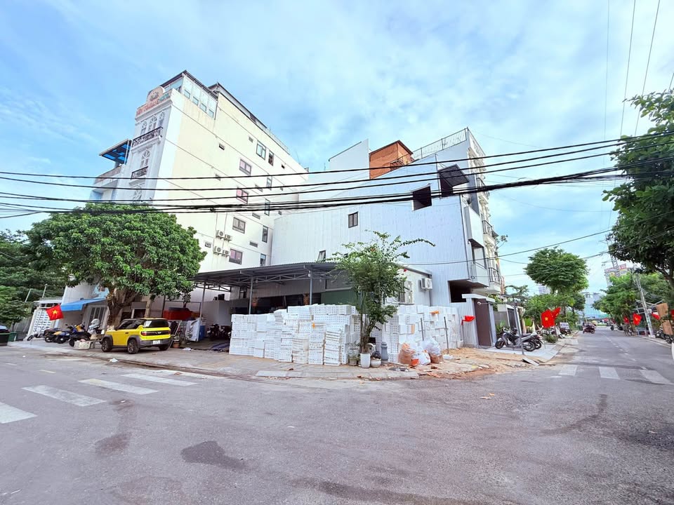 Đất nền 2 mặt tiền Mỹ Khê 168m² giá 30 tỷ - Vị trí đắc địa sát bãi tắm!