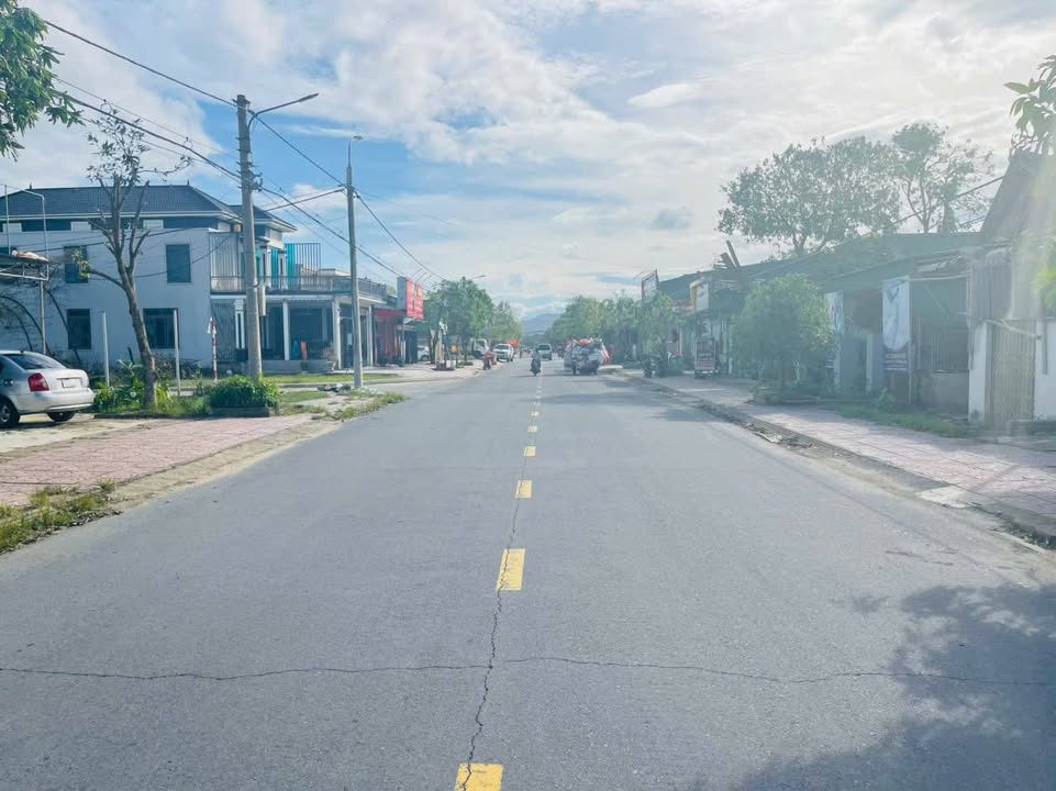 Đất mặt đường Nguyễn Xí, Thạch Tân 150m² giá 5.8 tỷ - Cơ hội đầu tư tuyệt vời!