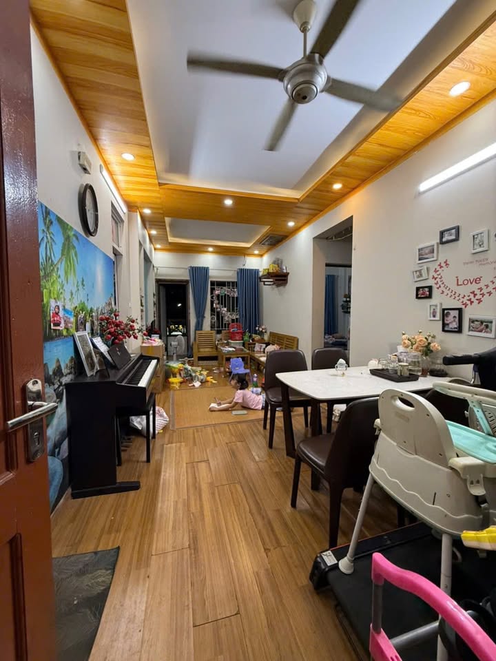 Căn hộ CT3 Bắc Linh Đàm 68m² giá 4.4 tỷ - Thiết kế đẹp, view công viên