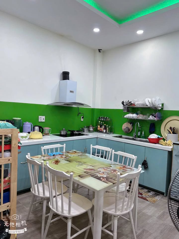 Nhà 3 tầng Hùng Vương, Nha Trang 49.8m² giá 11 tỷ - Vị trí trung tâm phố Tây