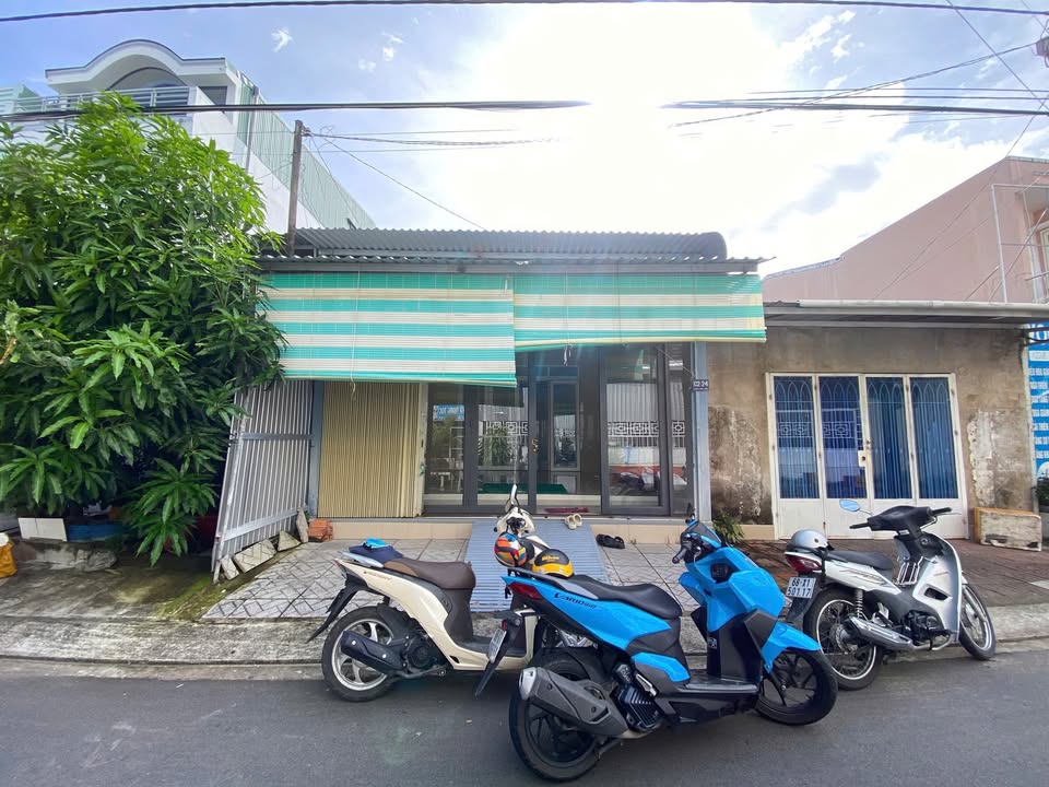 Nhà mặt tiền đường Châu Văn Liêm, Rạch Giá 125m² giá 2.55 tỷ - Khu vực an ninh, tiện ích đầy đủ!