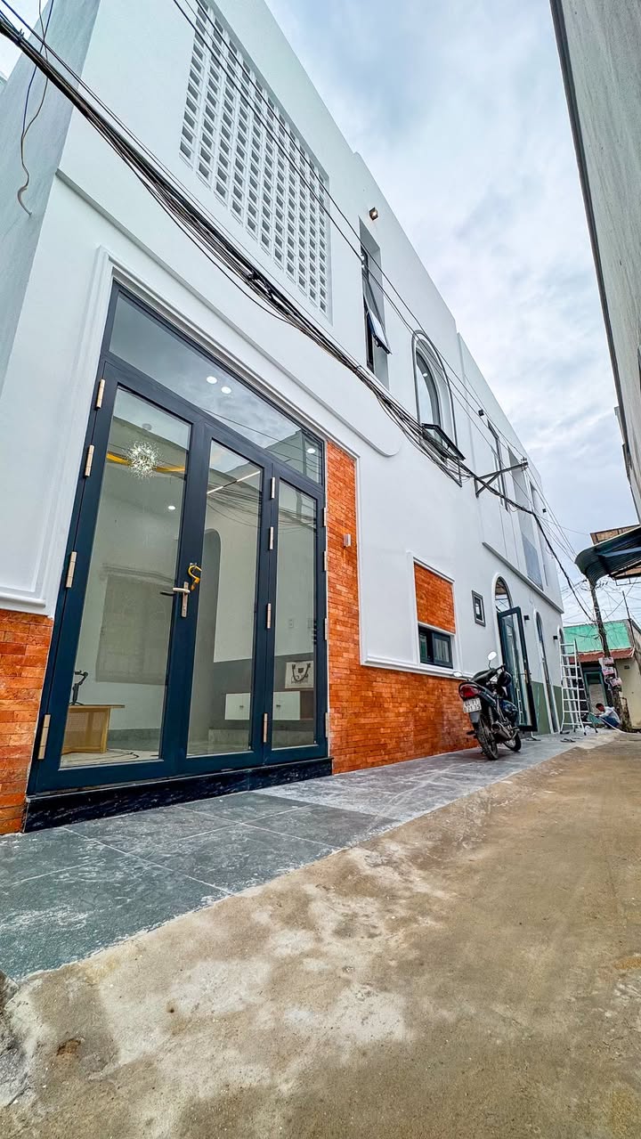 Căn nhà trệt lầu hẻm 311 đường Nguyễn Văn Cừ 40m² giá 1.98 tỷ - Full nội thất vào ở ngay!