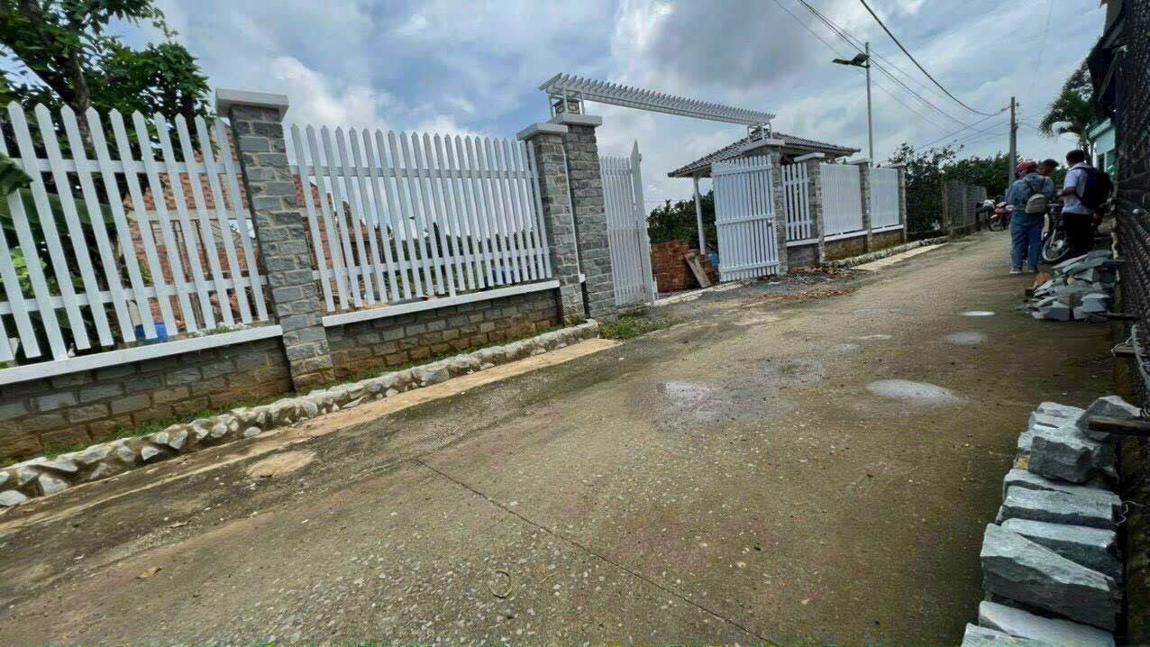 Nhà vườn Tân Bình, Vĩnh Cửu, Đồng Nai 1000m² giá 6.2 tỷ - Sổ đỏ chính chủ, bớt lộc!