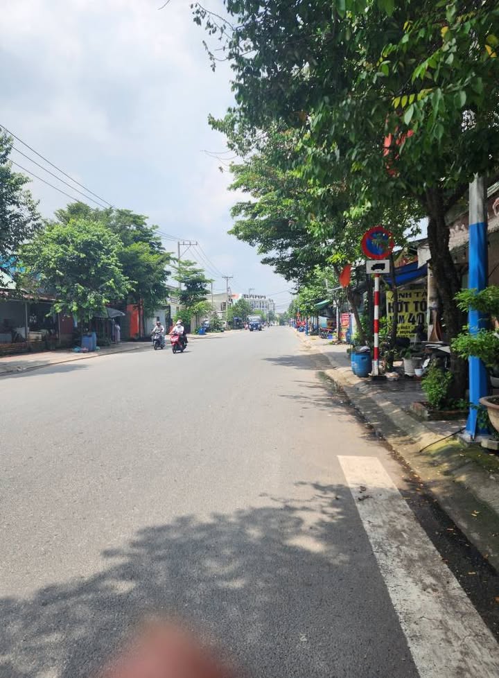 Nhà mặt tiền Nguyễn Thị Khắp, Dĩ An 740m² giá 20 tỷ - Vị trí kinh doanh đắc địa!