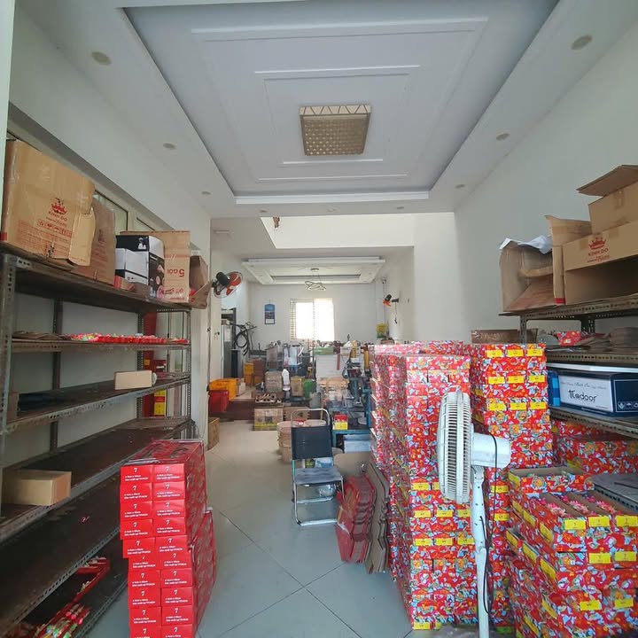 Nhà nguyên căn đường Tân Hóa, Quận 11 - Diện tích 136m², giá 23 triệu/tháng - Cho thuê nhanh!