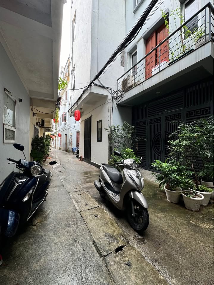 Nhà 3 tầng Phố Vọng 27m² giá 3.55 tỷ - Ô tô đỗ cửa, vị trí đắc địa!