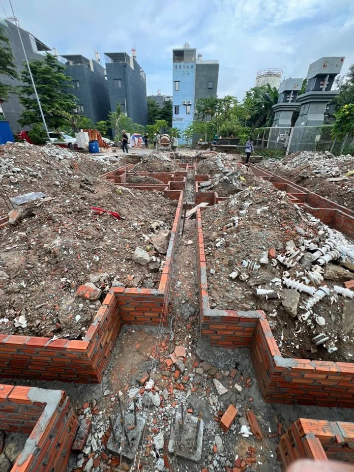 Nhà 1 trệt 2 lầu KDC gần chợ Thuận Giao 60m² giá 5.5 tỷ - Không thể bỏ lỡ!