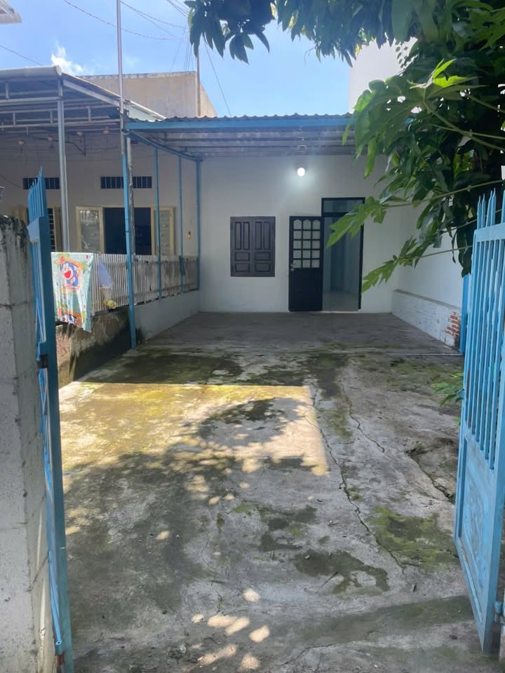 Nhà nguyên căn cho thuê hẻm Lê Duẩn Phan Thiết 80m² - Chính chủ, giá tốt!