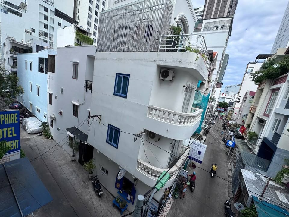Nhà 3 tầng hẻm thông Hùng Vương, Nha Trang 49.8m² giá 11 tỷ - Dọn vào ở ngay!