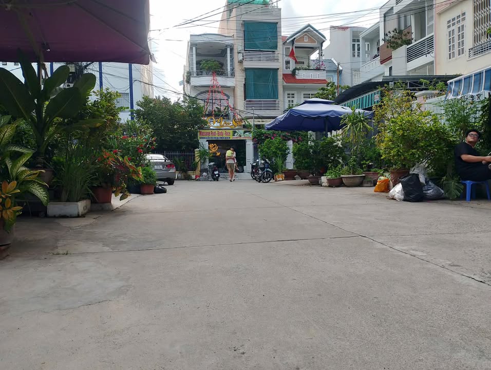 Nhà hẻm Nguyễn Thiện Thuật, Nha Trang 92m² giá 10.65 tỷ - Gần biển chỉ 5 phút!