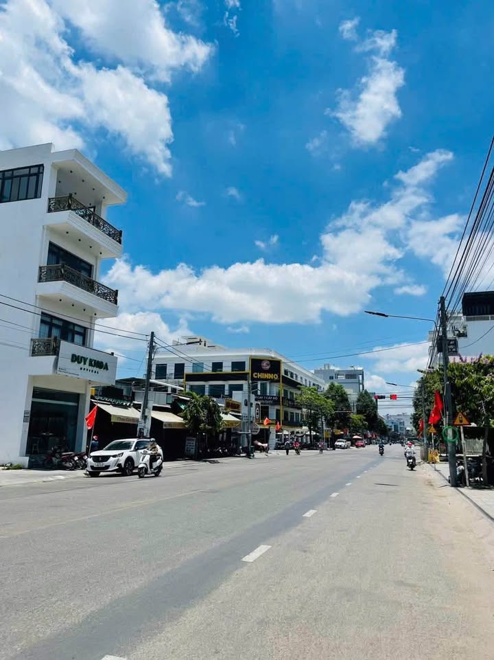 Bán nhà mặt tiền đường Lý Thái Tổ, Long Xuyên 60.4m² giá 9 tỷ - Vị trí kinh doanh đắc địa!