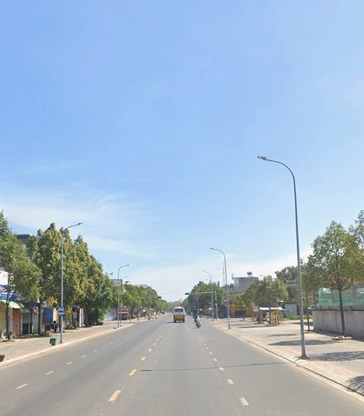 Đất kinh doanh Bà Rịa 200m² giá 15.8 tỷ - Vị trí đắc địa, đường rộng 32m!