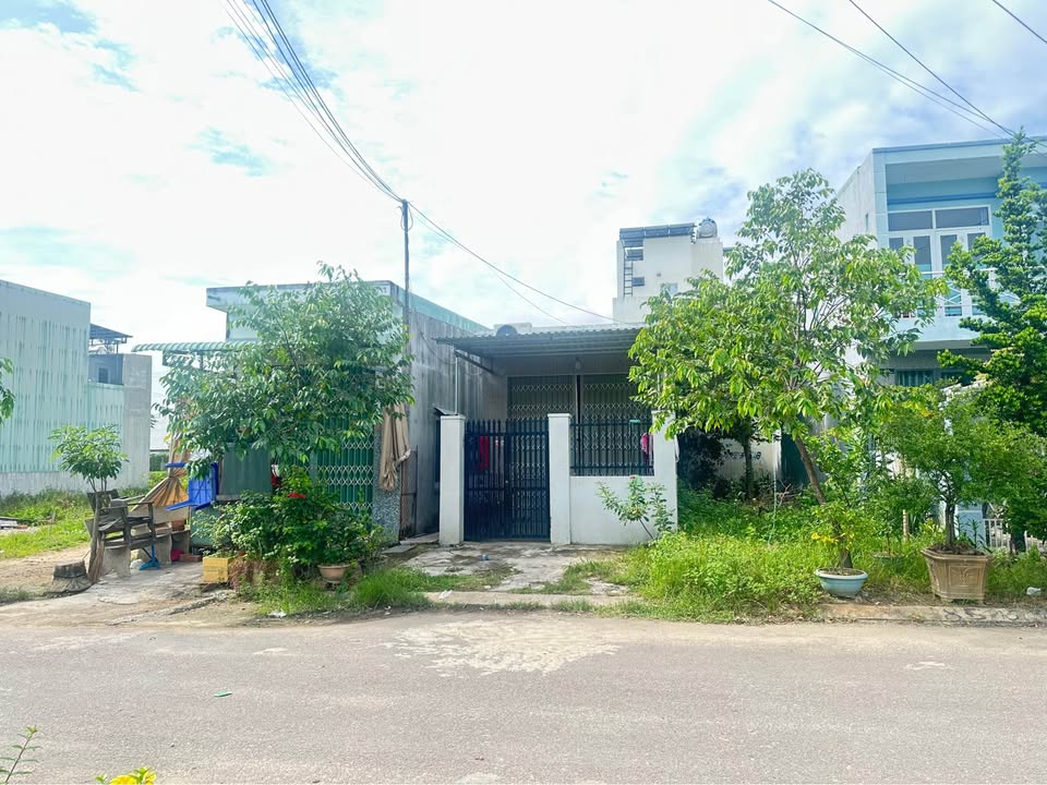 Nhà cấp 4 mặt tiền Khu Vực 6 Nhơn Bình 80m² giá 2.3 tỷ - Đối diện công viên thoáng mát!