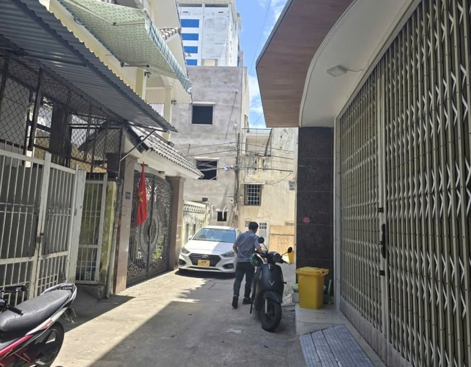 Nhà 3 tầng Đống Đa 48m² giá 4.8 tỷ - Kiệt ô tô đỗ ngay trung tâm!