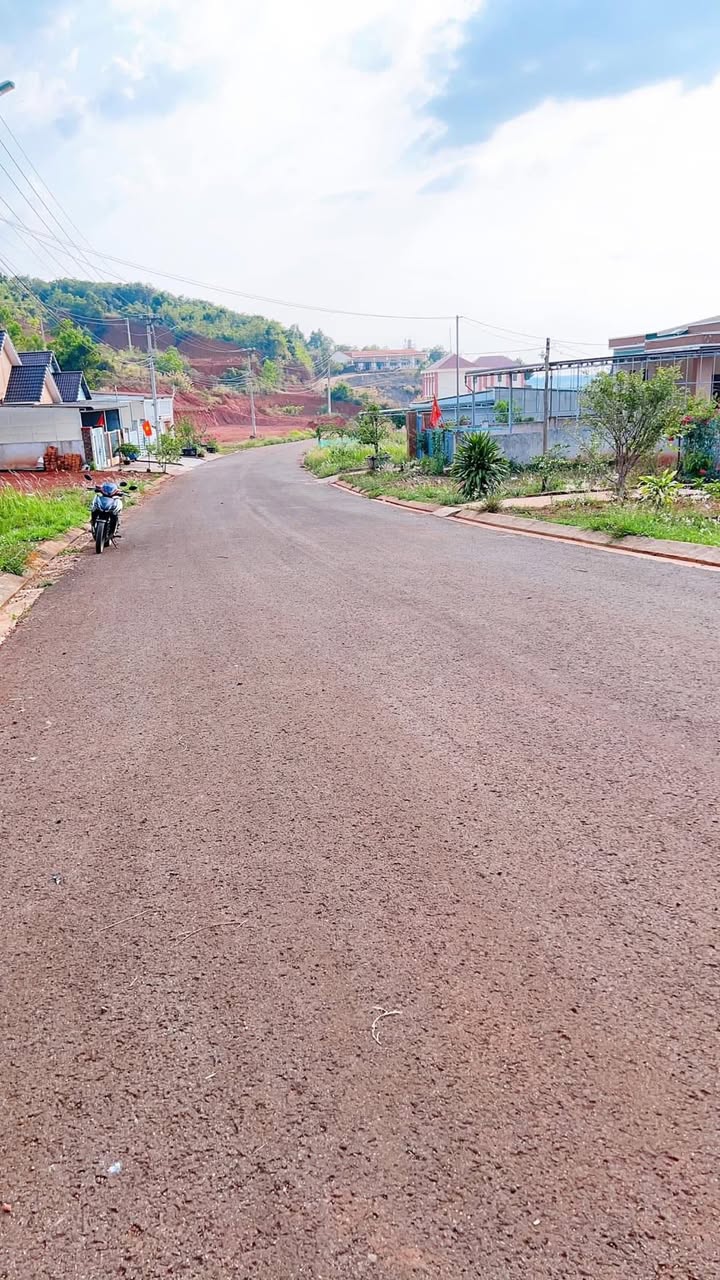 Đất tái định cư Đắk Nút B - Bắc Gia Nghĩa 240m² giá 1.2 tỷ - Cơ hội đầu tư tuyệt vời!