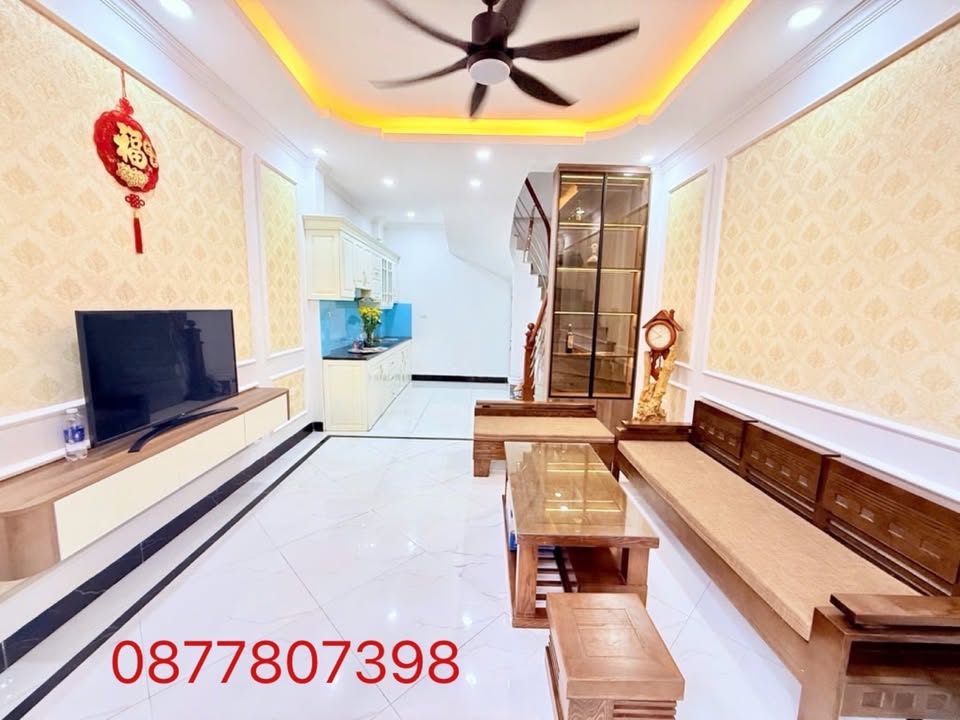 Nhà 5 tầng Nguyễn Văn Lộc Hà Đông 32m² giá 7.x tỷ - Vị trí kim cương ngay phố chính!