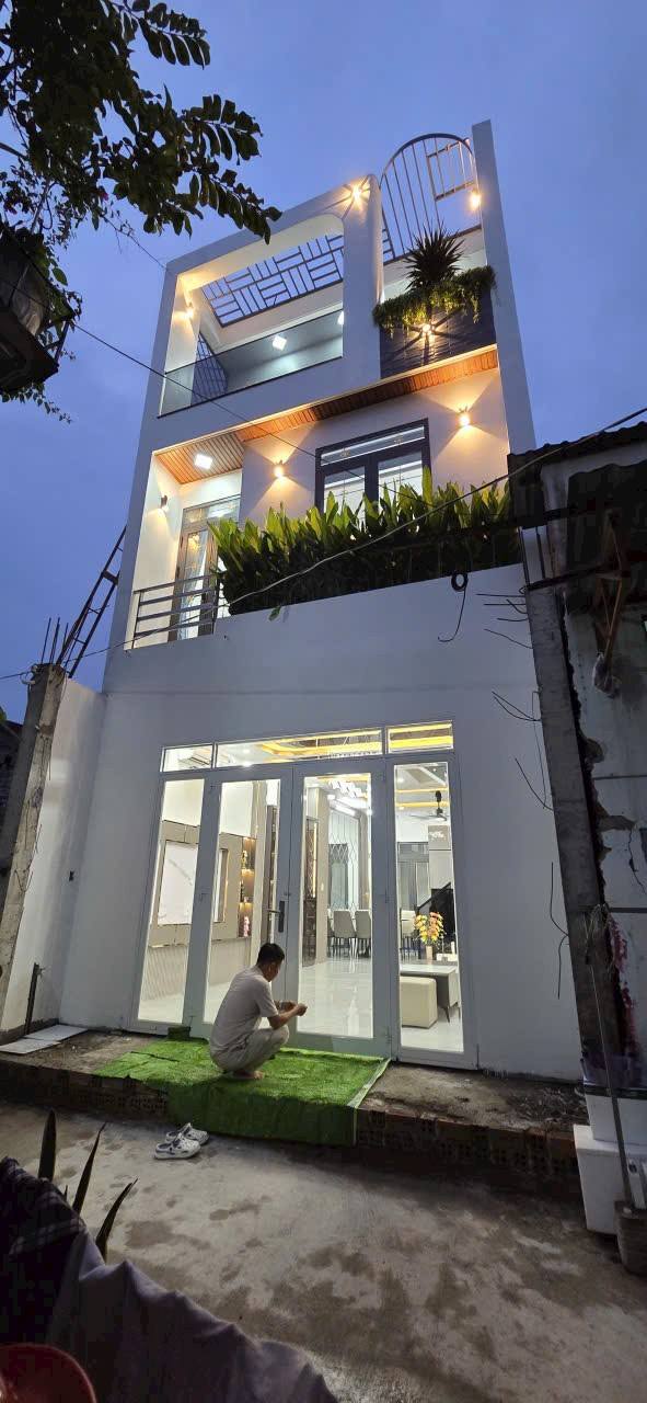 Nhà mới xây Hẻm 1716 Huỳnh Tấn Phát 60m² giá 5.55 tỷ - Full nội thất sang trọng!