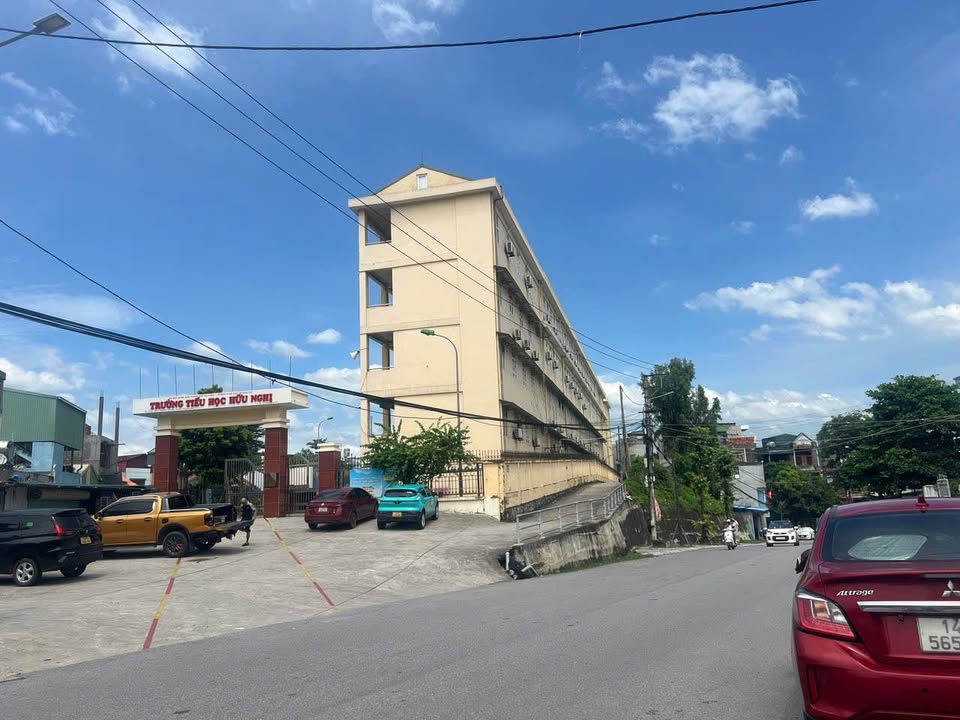 Nhà 3 tầng Yết Kiêu, Hạ Long 50m² giá 3 tỷ - Full nội thất hiện đại!