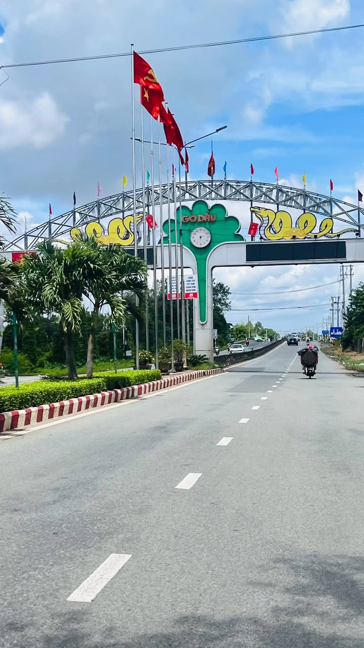 Nhà mặt tiền Quốc lộ 22, Gò Dầu, 331m² giá 5.3 tỷ - Kinh doanh thuận lợi!