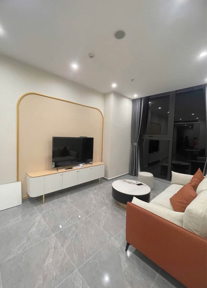 Căn hộ 2 phòng ngủ chung cư Icon40 Cầu Giấy 70m² giá 9 triệu - Căn góc view thoáng mát!