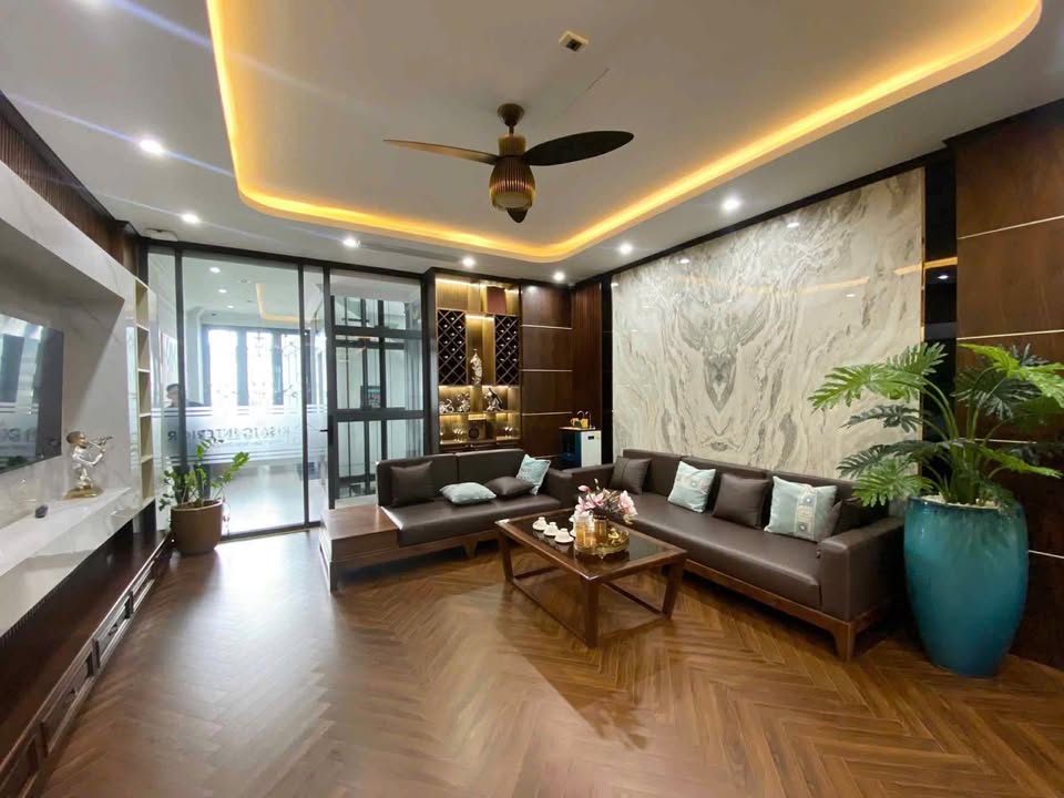 Cho thuê tòa văn phòng & căn hộ đường Khúc Hạo Sơn Trà Đà Nẵng 100m² giá 50 triệu - Đầy đủ nội thất sang trọng!