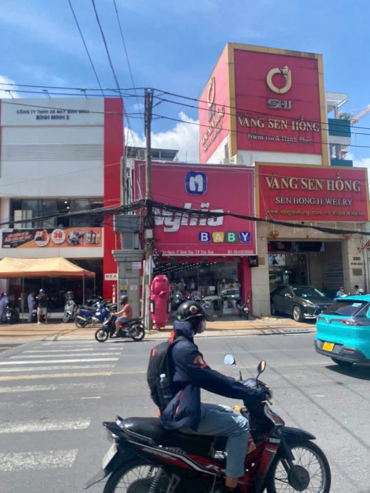 FrontHouse Mặt tiền Võ Văn Ngân, Thủ Đức 180m² - Đầu tư sinh lời ổn định!