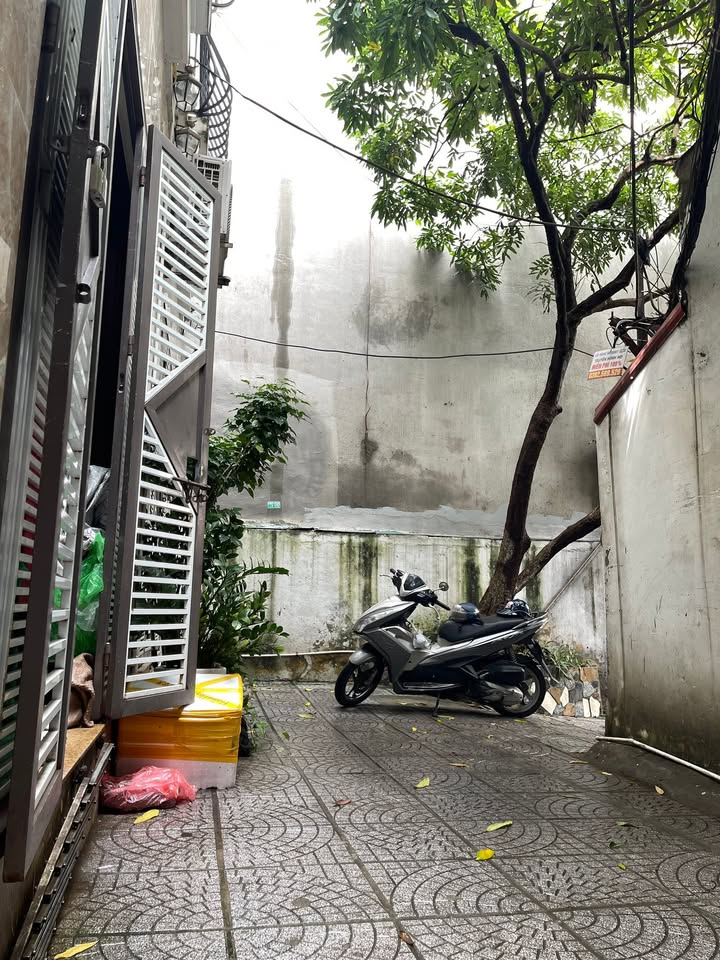 Nhà Đẹp Hoàng Hoa Thám, Ba Đình 30m² giá 7.5 tỷ - Không Ngập Dù Mưa Bão!