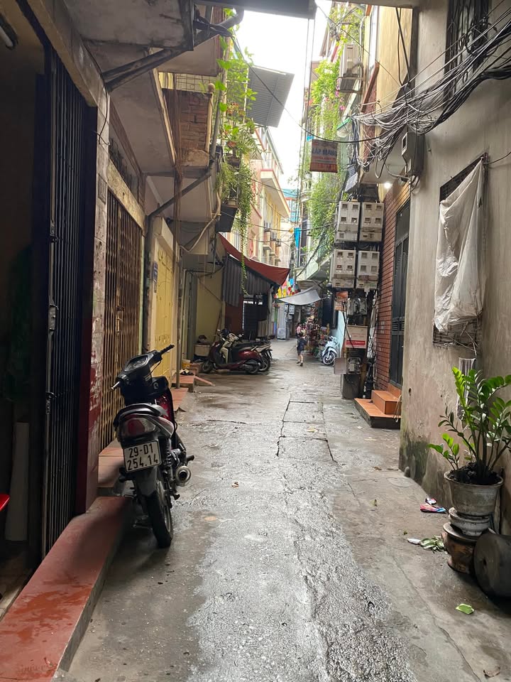 Nhà nguyên căn cho thuê tại Hai Bà Trưng - Gần Lạc Trung, giá thỏa thuận - Đầy đủ tiện nghi