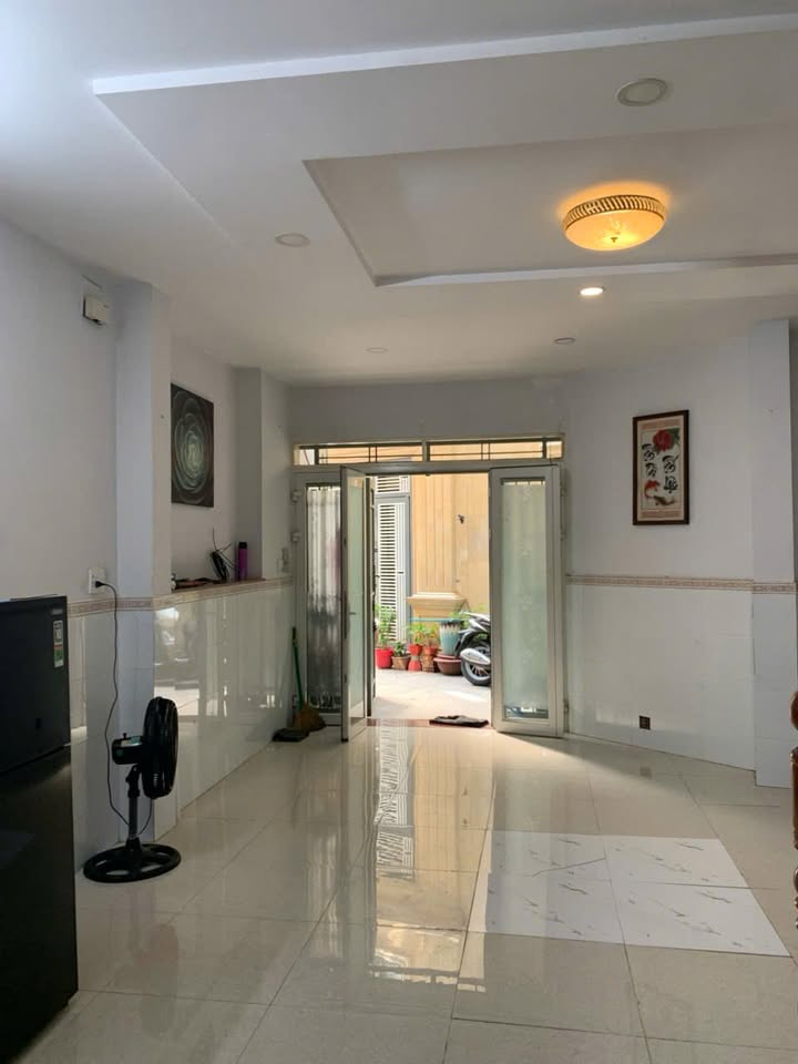 Nhà cho thuê hẻm 40 Đồng Xoài, Tân Bình 60m² - Đầy đủ nội thất, dọn vào ở ngay!