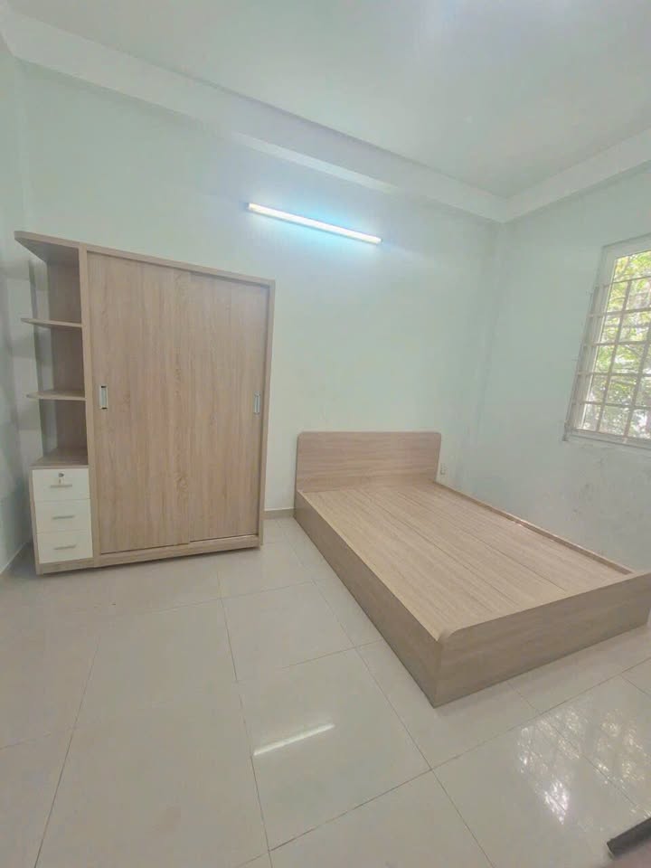 Phòng cho thuê mặt tiền Đường Thăng Long, Tân Bình - Nội thất đầy đủ, tiện nghi