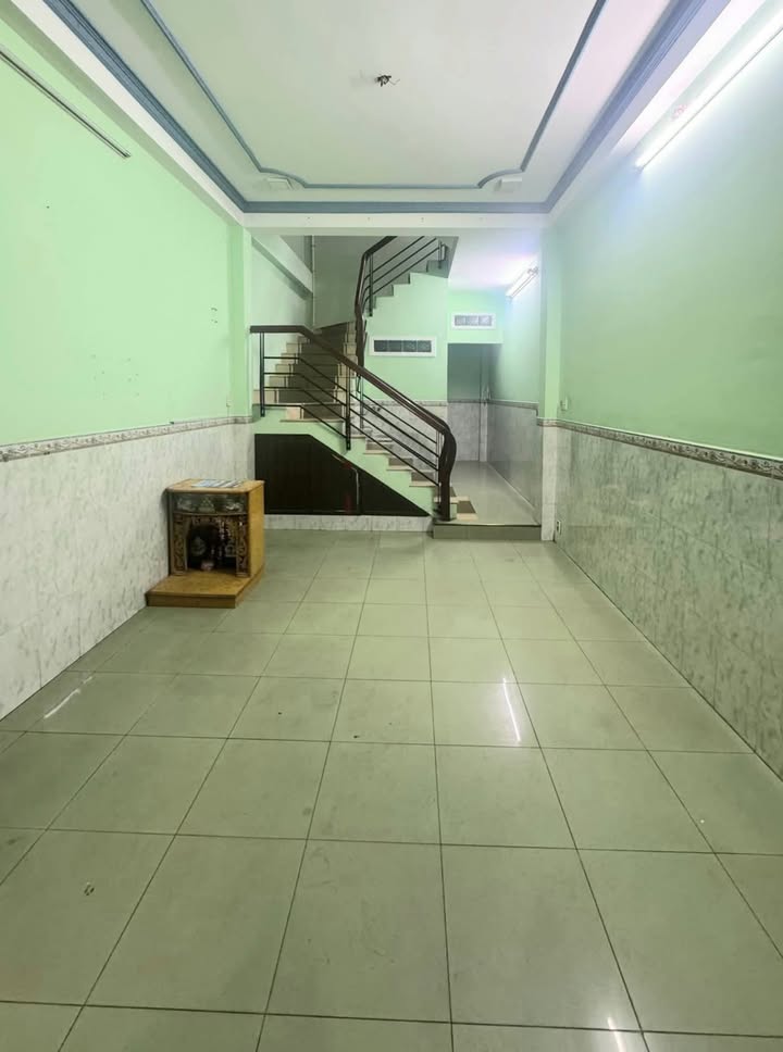 Nhà phố Hẻm Thông Đường Hồng Bàng Quận 11 32.64m² giá 6.1 tỷ - Kết cấu hiện đại, gần trung tâm!