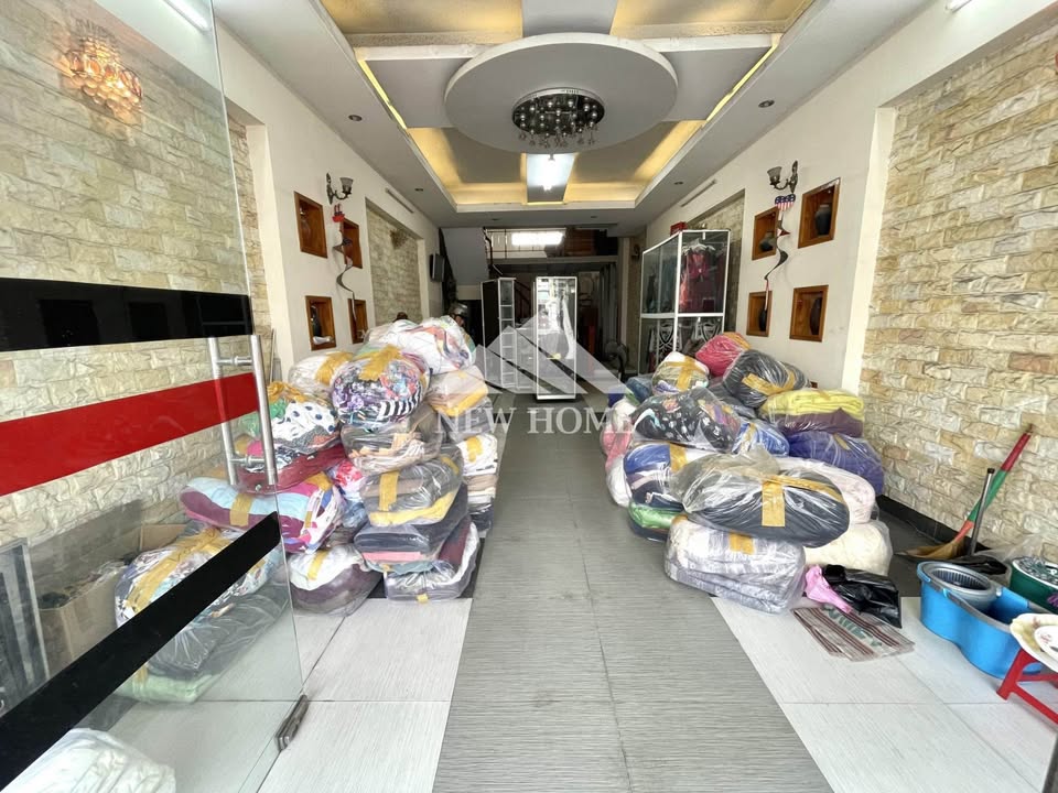 Nhà nguyên căn Phước Long 300m² giá 20 triệu - Kinh doanh sạch, sẵn sàng vào ở!