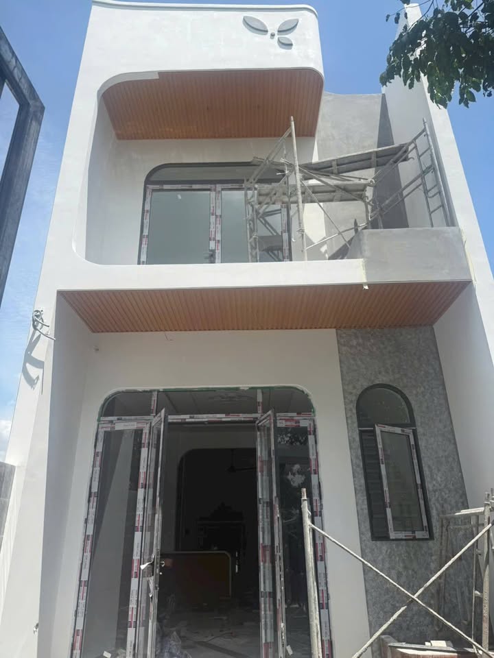 Nhà 1 Lầu 1 Trệt Trang Dài, Biên Hòa 105m² Giá 3.35 Tỷ - Thiết Kế Hiện Đại, Sổ Hồng Chính Chủ!