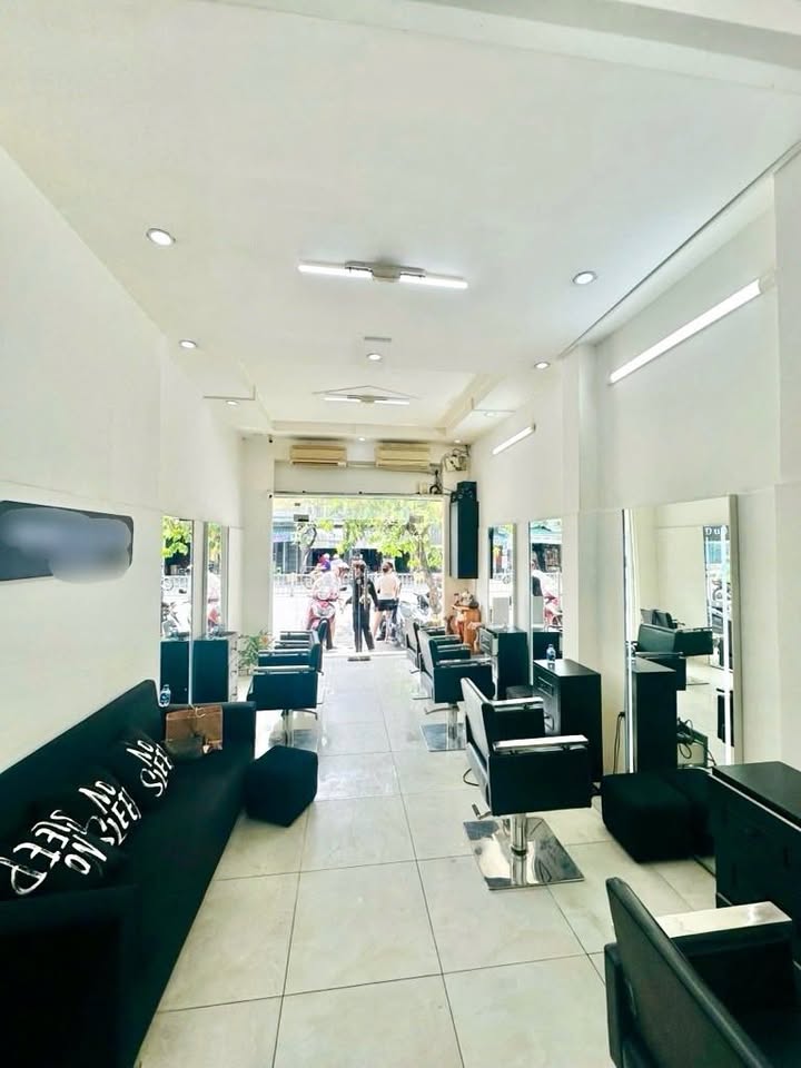 Nhà mặt tiền kinh doanh tại Tân Phú 45m² giá 5.75 tỷ - Đầu tư sinh lời ngay!