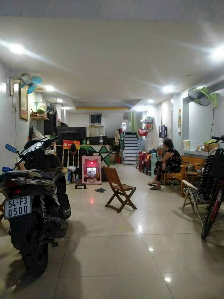 Nhà mặt tiền Nguyễn Thiện Thuật, quận 3, 51.8m² giá 15 tỷ - Kinh doanh sầm uất!