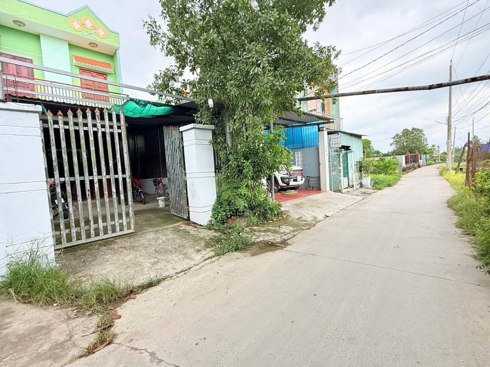 Nhà 246m² xã Phước Lợi, Bến Lức chỉ 3.150 triệu - Sẵn sàng vào ở!