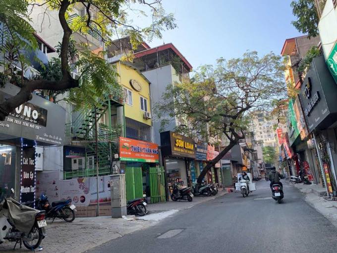 Bán FrontHouse Dương Quảng Hàm Cầu Giấy 90m² giá 25 tỷ - Vị trí đắc địa, ô tô tránh!