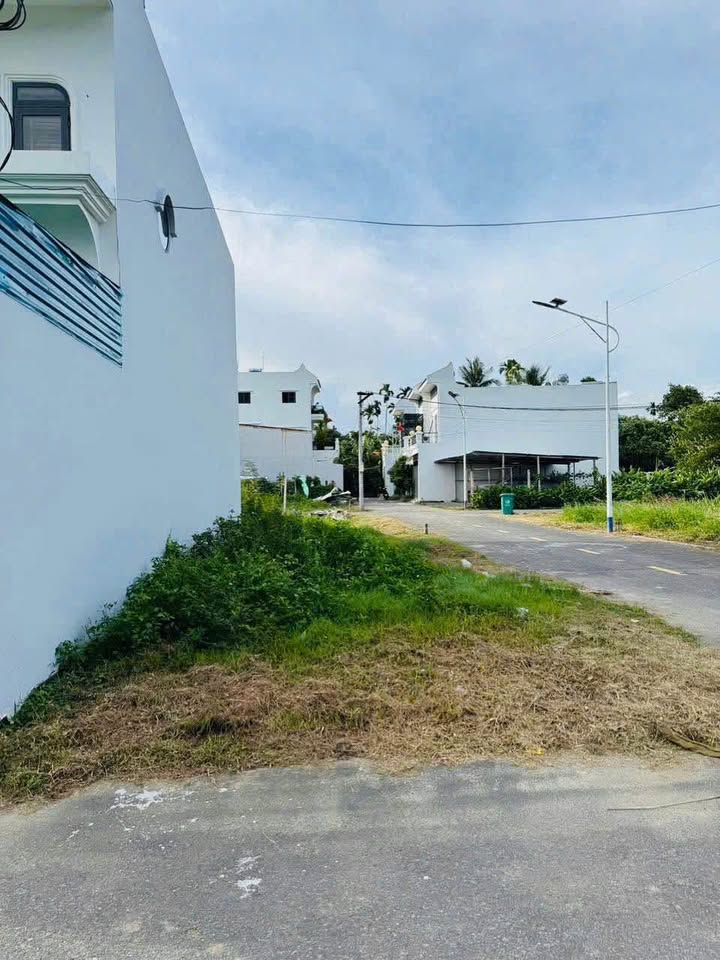 Đất nền Diên An - Diên Khánh 70m² giá 1.29 tỷ - Vị trí lô góc thuận tiện!