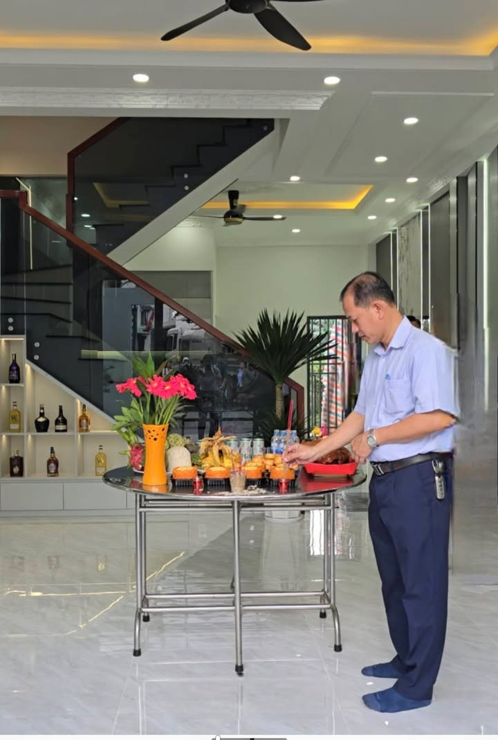 Nhà mặt tiền kinh doanh Dĩ An 193m² giá 6.5 tỷ - Đầu tư sinh lời tuyệt vời!