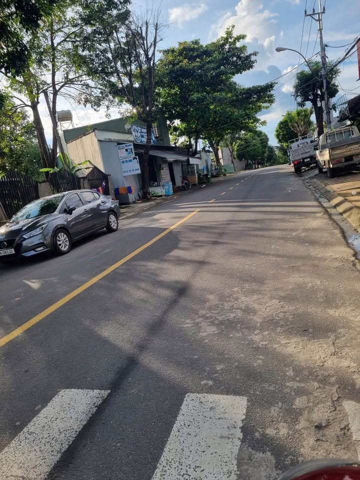 Bán đất đường Hoàng Thị Loan - Quang Trung - Kon Tum, diện tích 296m², giá hấp dẫn!