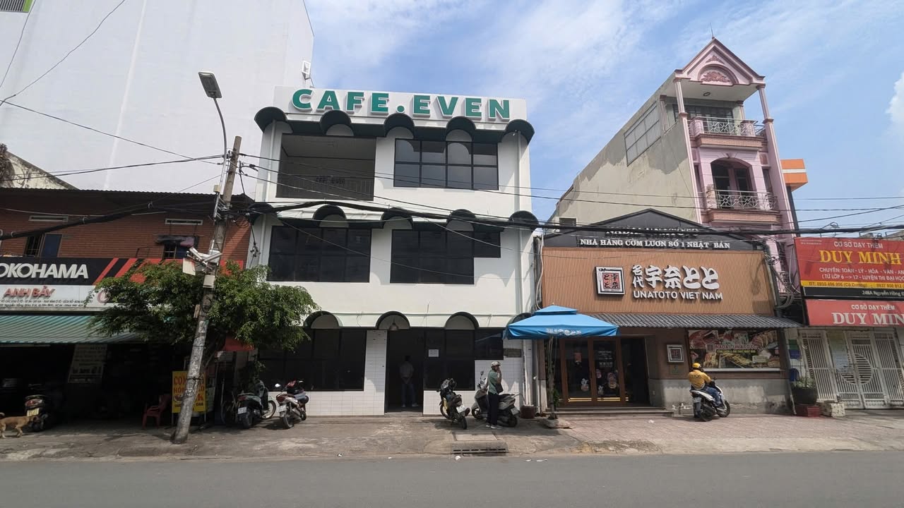 Nhà phố cho thuê mặt tiền 250A Nguyễn Hồng Đào, Quận Tân Bình - Kinh doanh sầm uất!