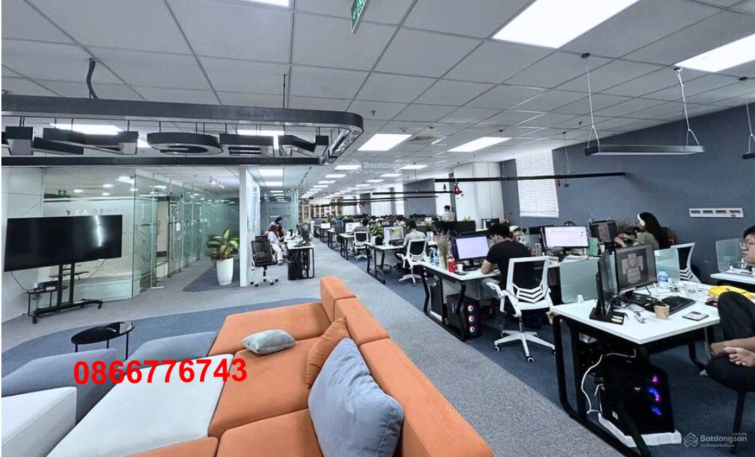 Văn phòng cho thuê Toyota Mỹ Đình 500m² giá 125 triệu - Nội thất đầy đủ, sẵn sàng làm việc!