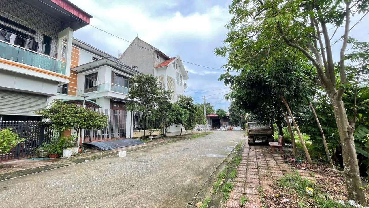 Nhà 3 tầng Cầu Tre, Hồ Sơn 90m² giá 2 tỷ - Cơ hội đầu tư tuyệt vời!