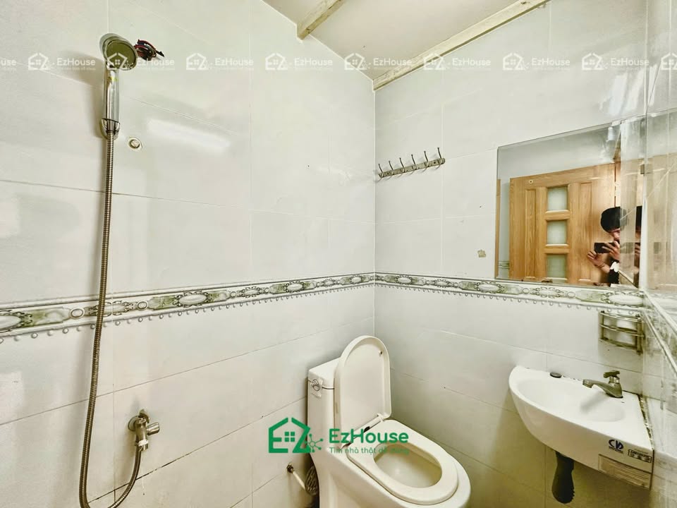 Phòng có gác tại 421 Bình Trị Đông, Quận Bình Tân - Tiện nghi đầy đủ, gần Đại học!