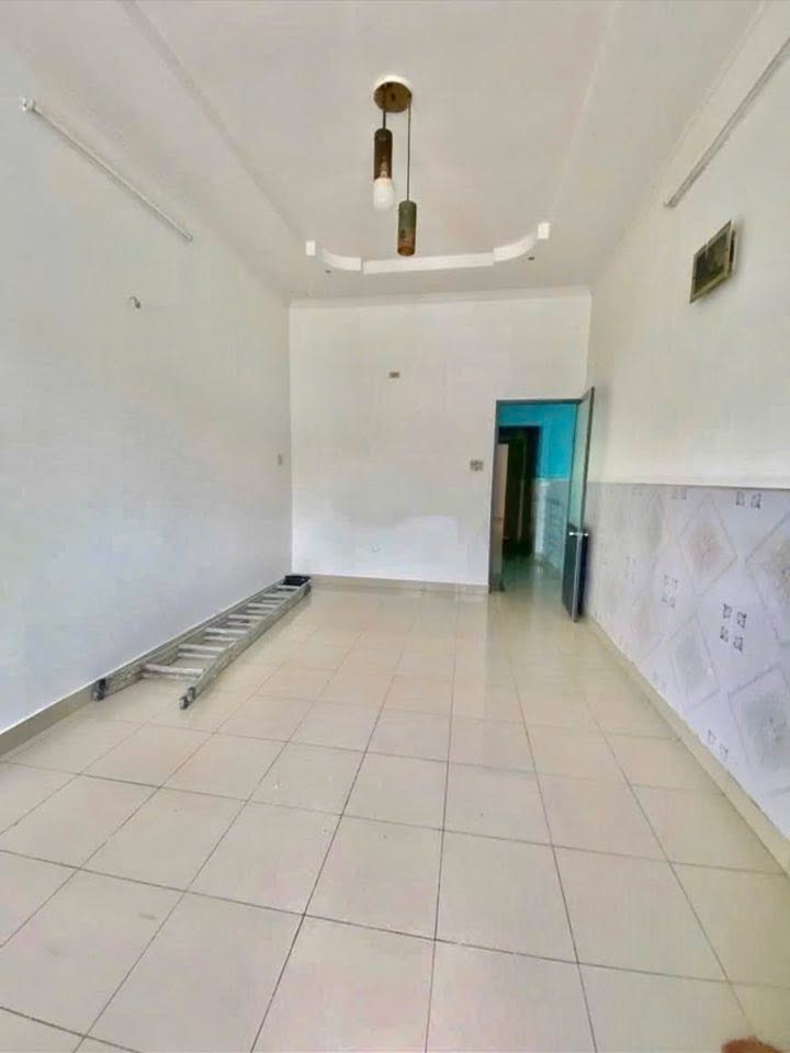 Nhà cho thuê đường Nguyễn Văn Quỳ, quận 7, diện tích 90m², giá chỉ 9 triệu/tháng - Sẵn sàng vào ở ngay!