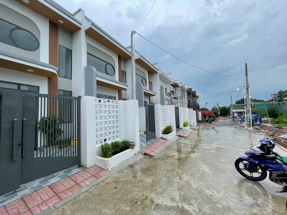 Nhà phố Thạnh Phú, Vĩnh Cửu 85m² giá 2.2 tỷ - Sát chợ, gần khu công nghiệp!