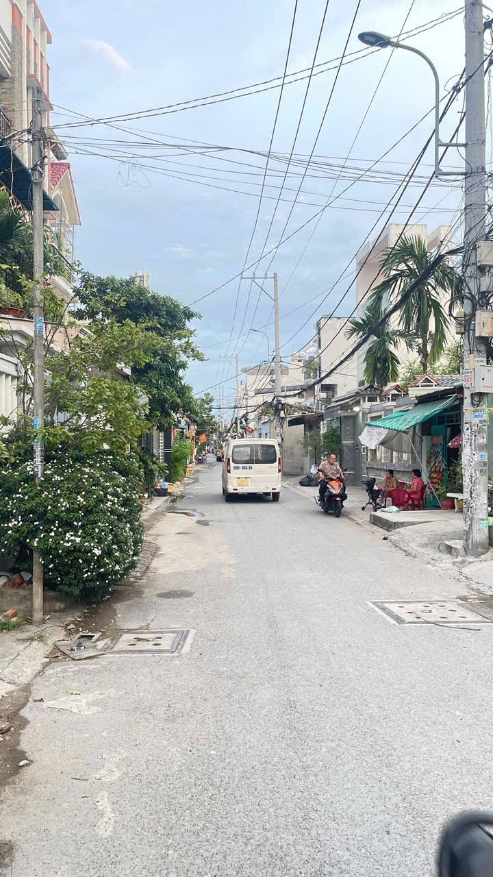 Nhà góc 2 mặt tiền Hiệp Bình Chánh 118m² giá 9.5 tỷ - Cơ hội đầu tư tuyệt vời!