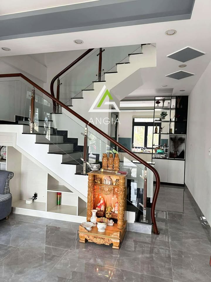 Nhà phố Đà Lạt 76m² giá 4.9 tỷ - Full nội thất, sẵn sàng vào ở!