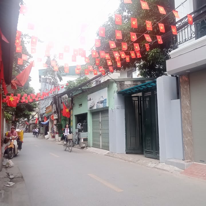 Nhà cấp 4 Đức Thắng - Bắc Từ Liêm 103m² giá 15 tỷ - Vị trí đắc địa, đầu tư sinh lời!